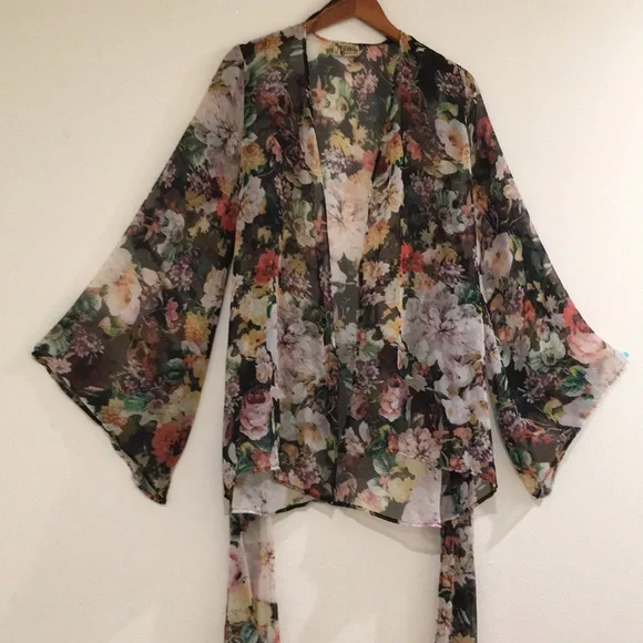 Show Me Your Mumu Beaux Beaux Kimono ~ in Madame Fleur